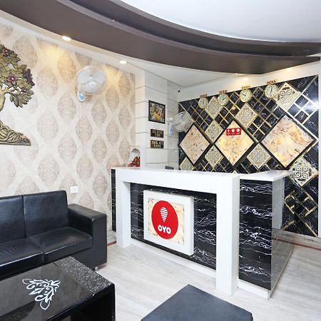 Oyo 10338 Hotel Aadesh Palace Varanasi Exterior photo