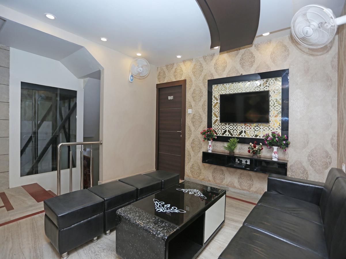 Oyo 10338 Hotel Aadesh Palace Varanasi Exterior photo