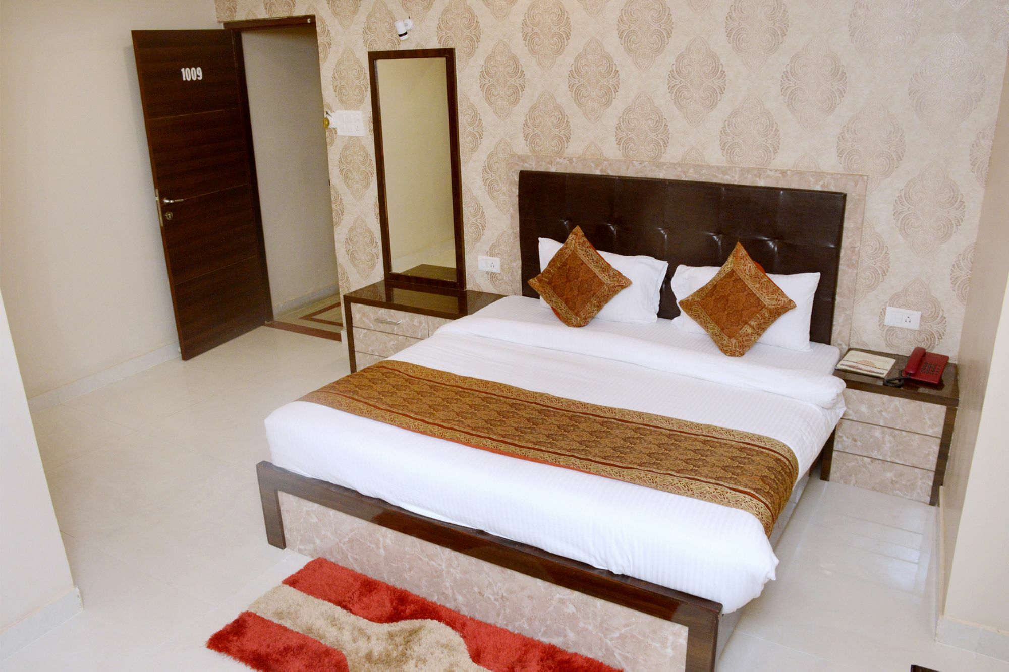 Oyo 10338 Hotel Aadesh Palace Varanasi Exterior photo