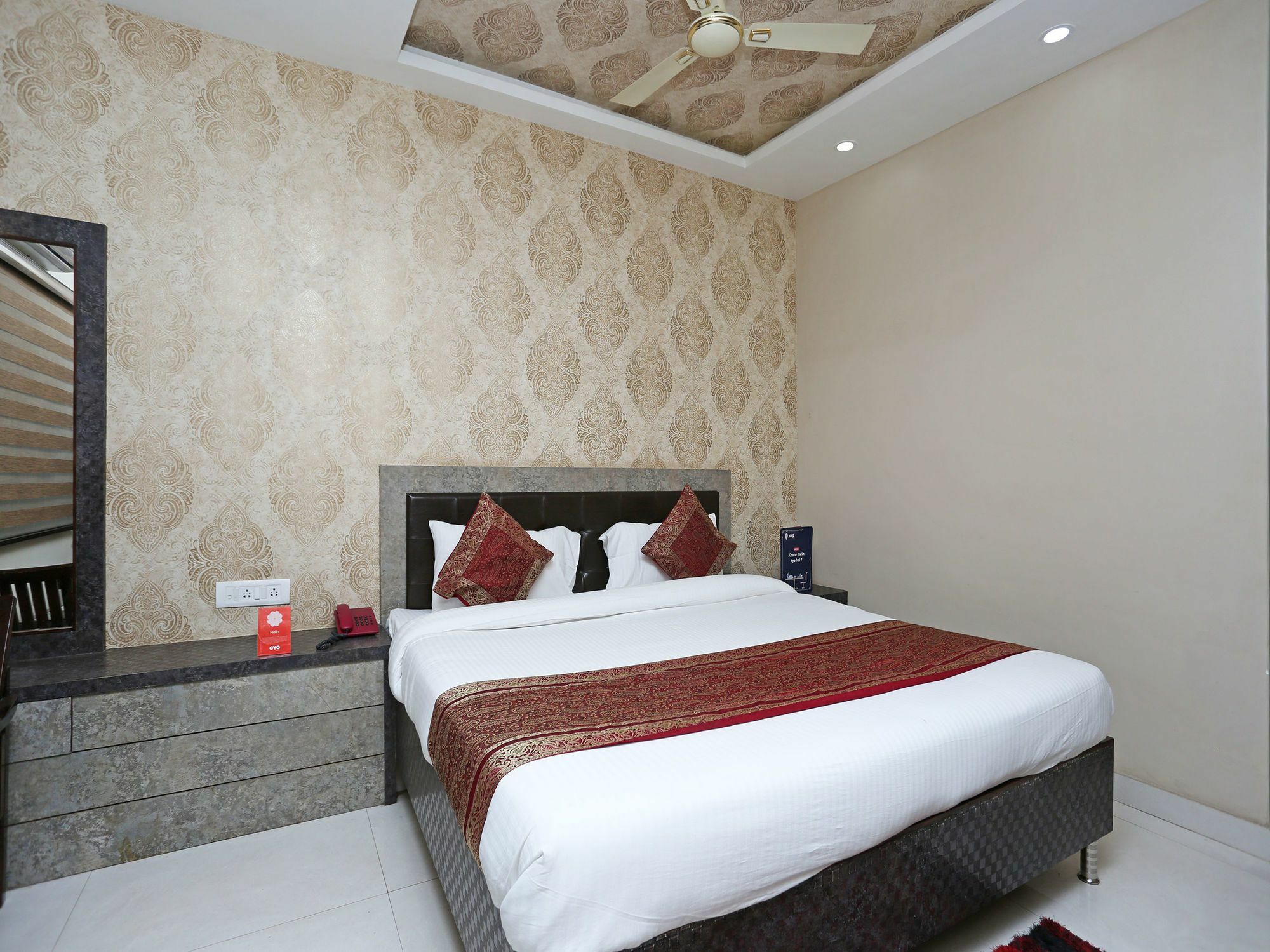 Oyo 10338 Hotel Aadesh Palace Varanasi Exterior photo