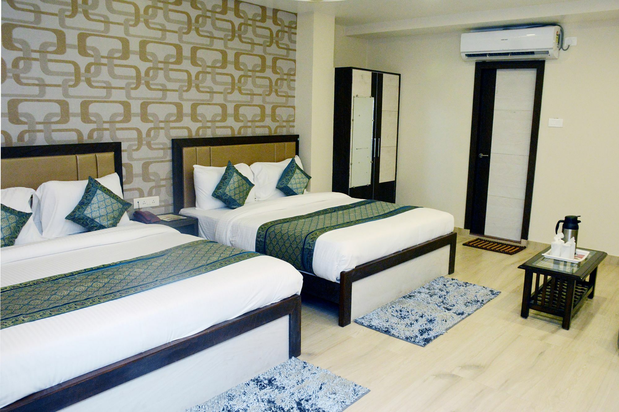 Oyo 10338 Hotel Aadesh Palace Varanasi Exterior photo